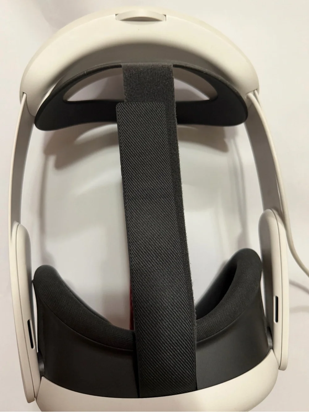 Standalone White VR Headset with Triple Front Sensors